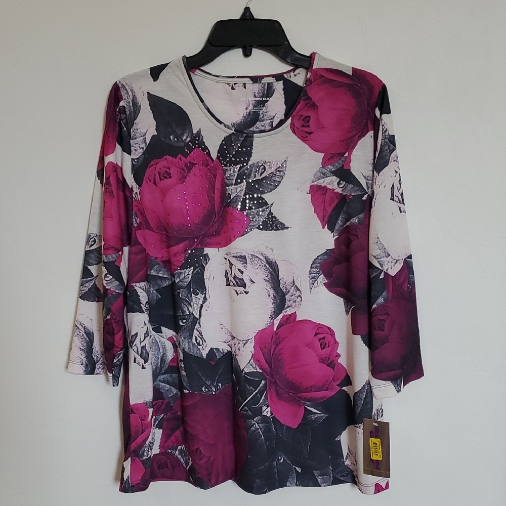 Black Floral Top Stretch NWT Size Large